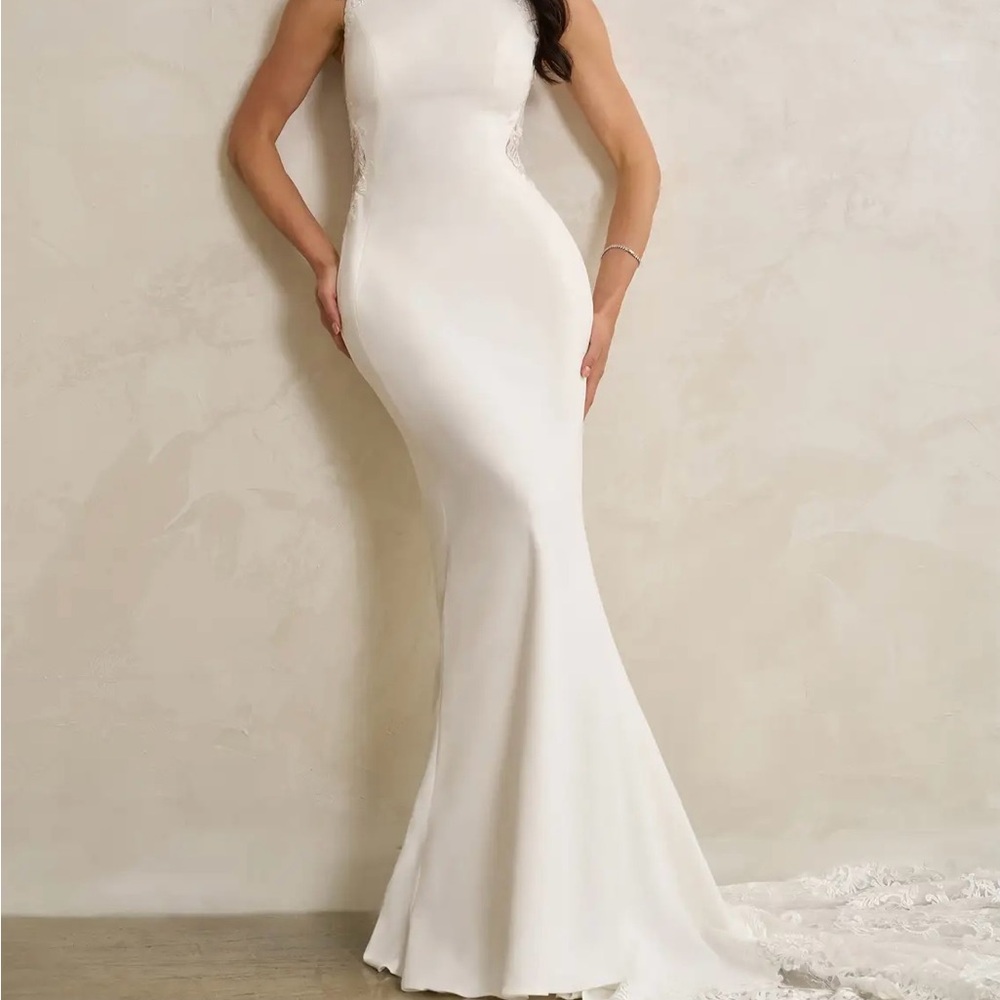 Azazie Ivory Sleeveless Wedding Dress